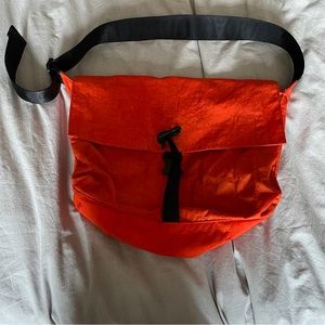 Baggu Sports Messenger Bag - Tomato Color